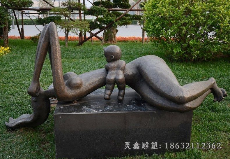 抽象母子铜雕，抽象人物