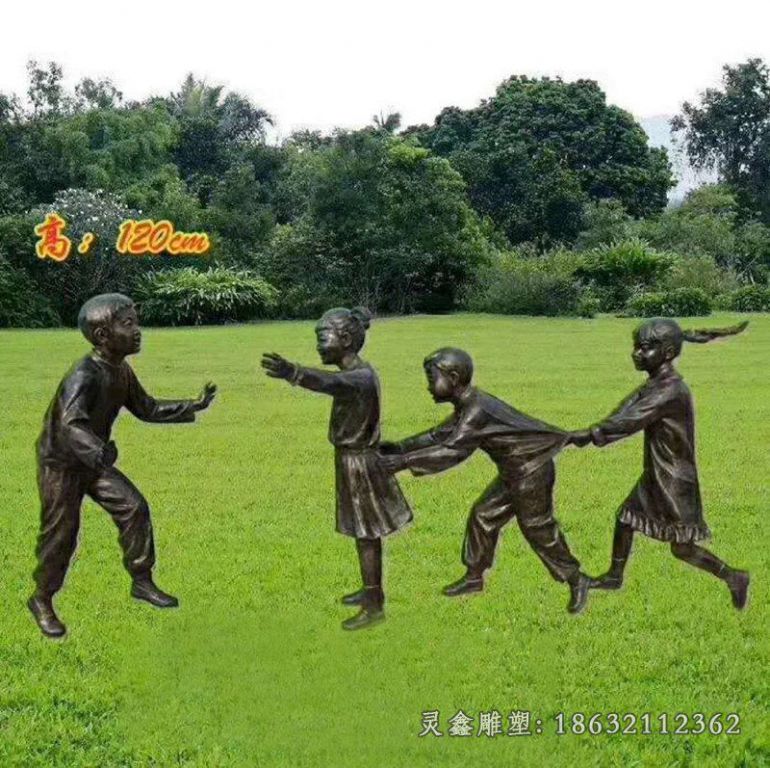 儿童玩老鹰捉小鸡铜雕
