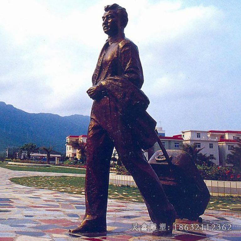 旅客铜雕，广场人物铜雕