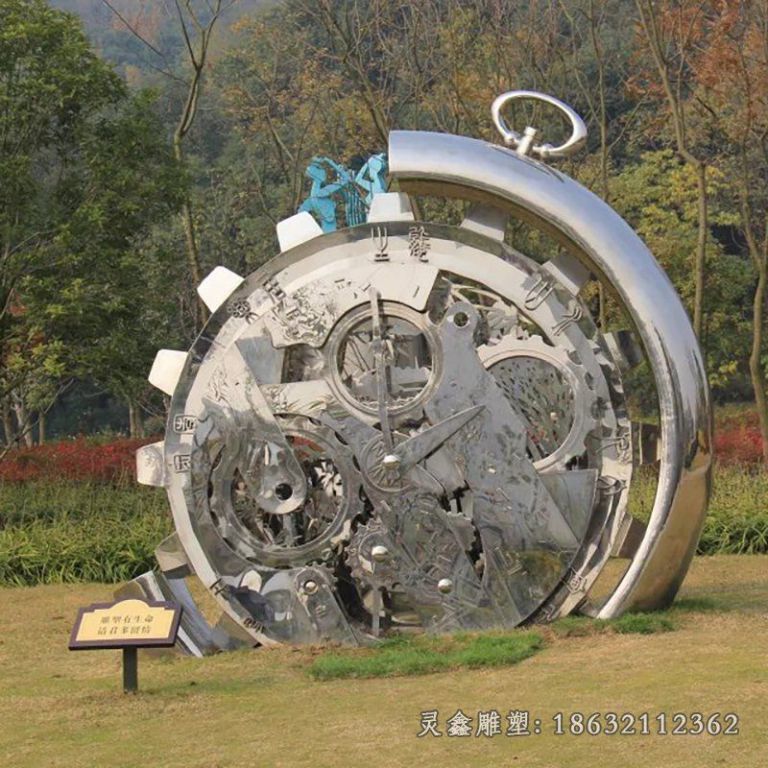 不锈钢钟表雕塑 (2)