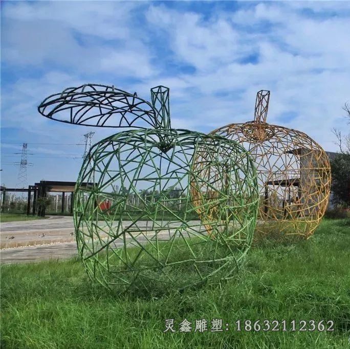 不锈钢苹果雕塑 (3)_看图王