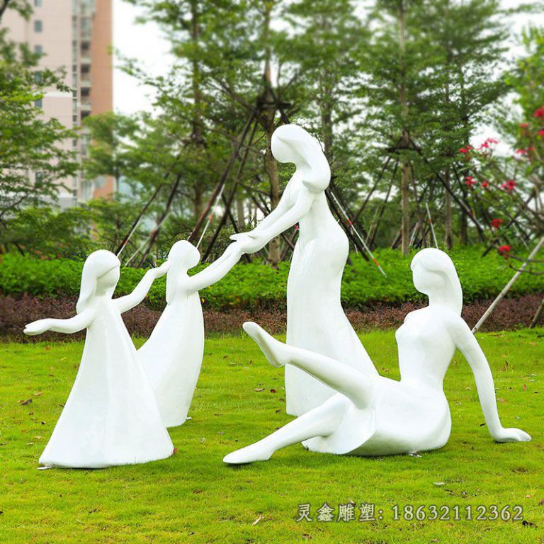不锈钢一家人雕塑 (10)