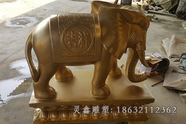 城市金色大象铜雕