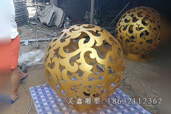 不锈钢镂空球雕塑 (3)