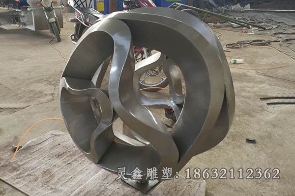不锈钢圆环雕塑 (2)