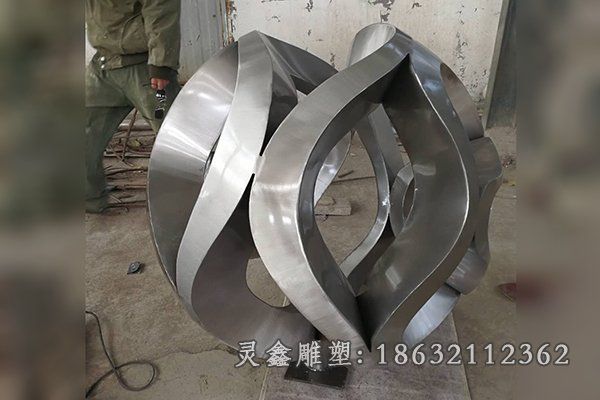 不锈钢圆环雕塑 (3)