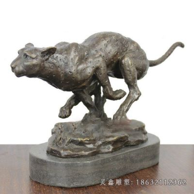 豹子城市动物标志铜雕