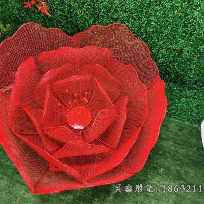 红色花朵公园标志雕塑