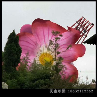 城市红色花朵标志雕塑
