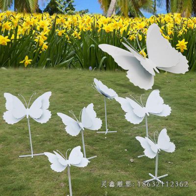 公园白色蝴蝶动物雕塑 