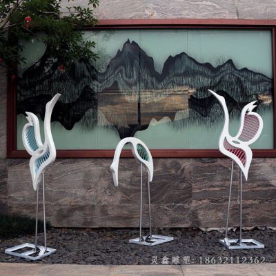 不锈钢彩绘仙鹤景观雕塑