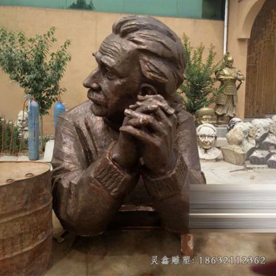 爱因斯坦名人景观铜雕