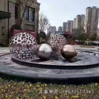 不锈钢小区镂空球雕塑