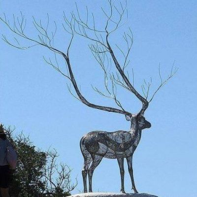 不锈钢镂空回头鹿动物雕塑